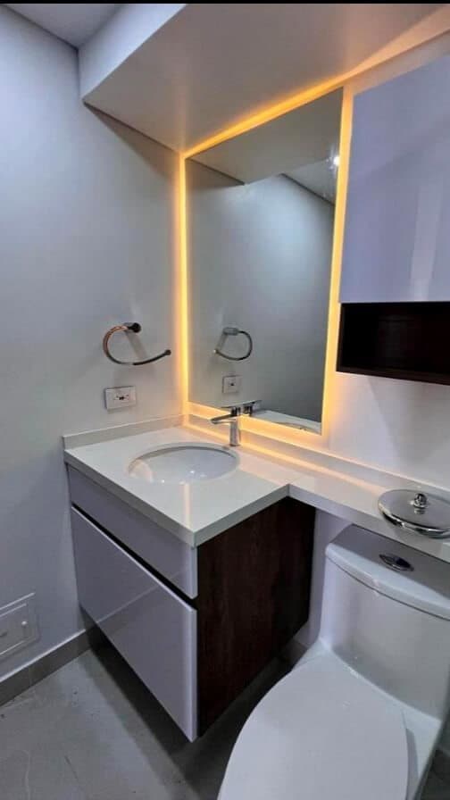 Baño Finca con Madera RH Certificada en Chinauta - EL PRIMO Carpintería