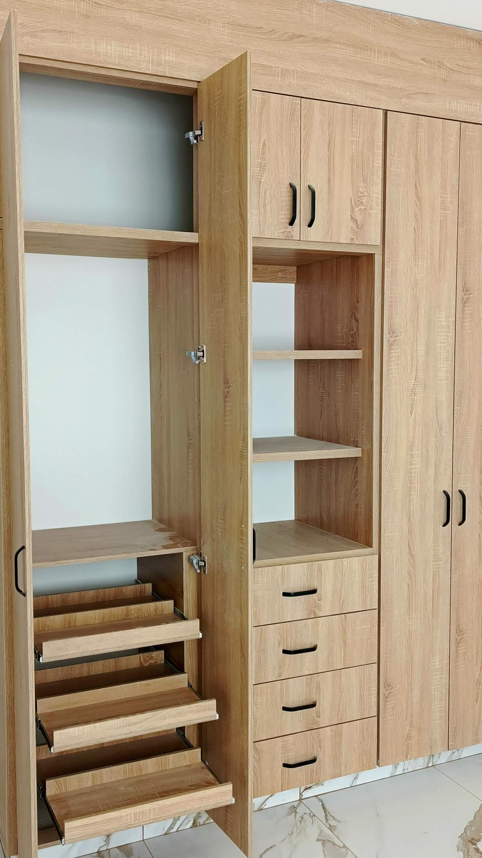 Closet con Puertas Corredizas Enchapadas en Chinauta - EL PRIMO Carpintería