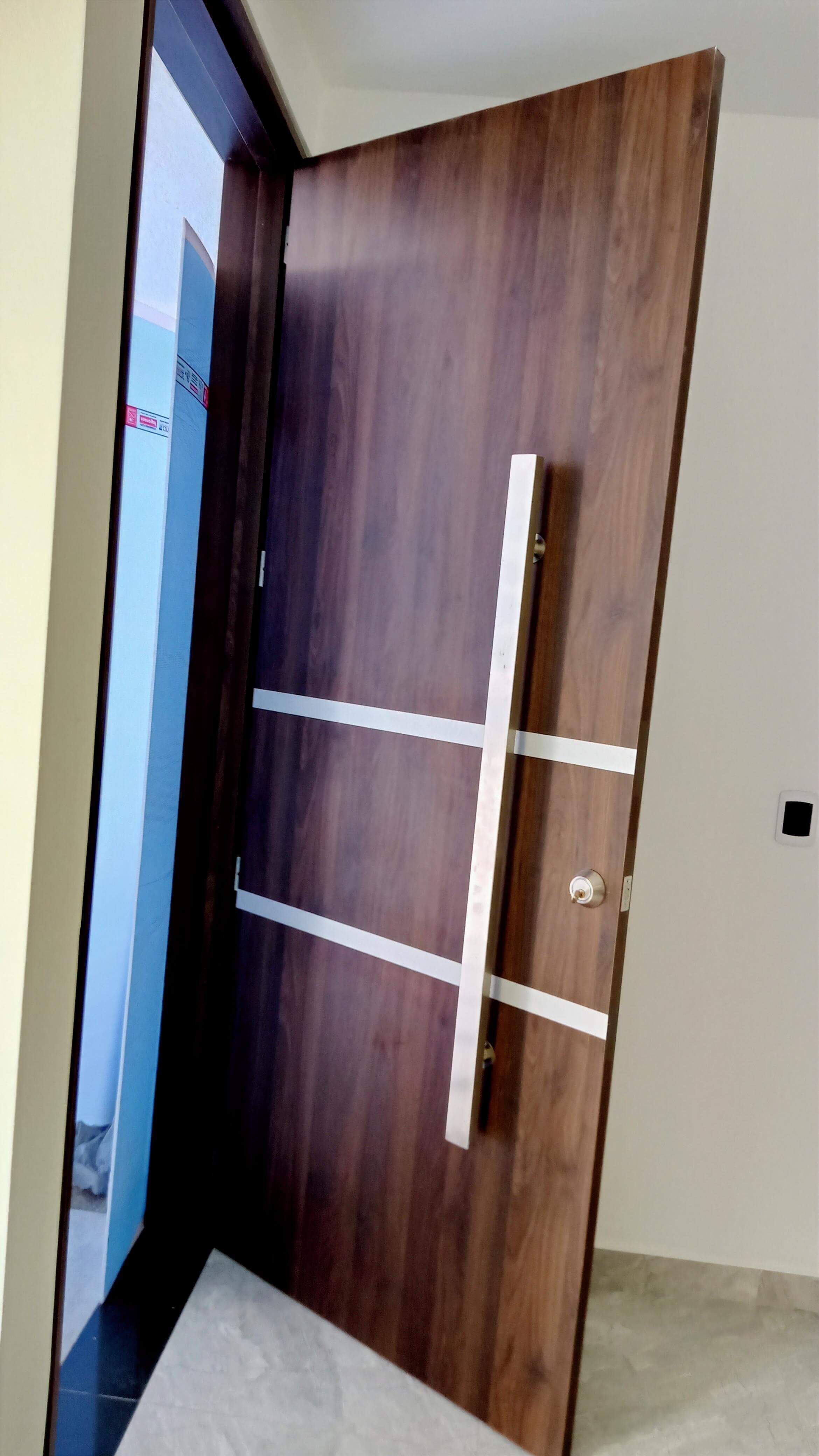 Puerta de Baño RH con Resistencia a Vapores en Girardot - EL PRIMO Carpintería